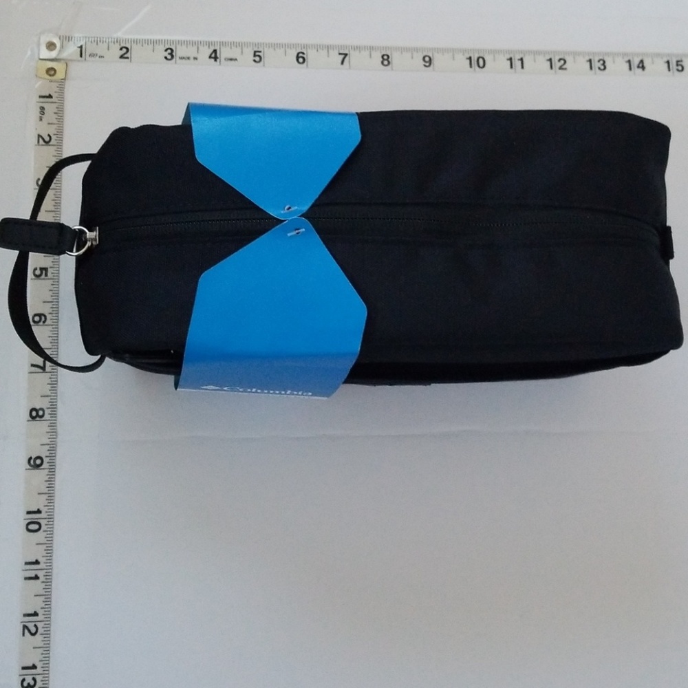 NWT Columbia Travel Kit Bag - Picture 3 of 8